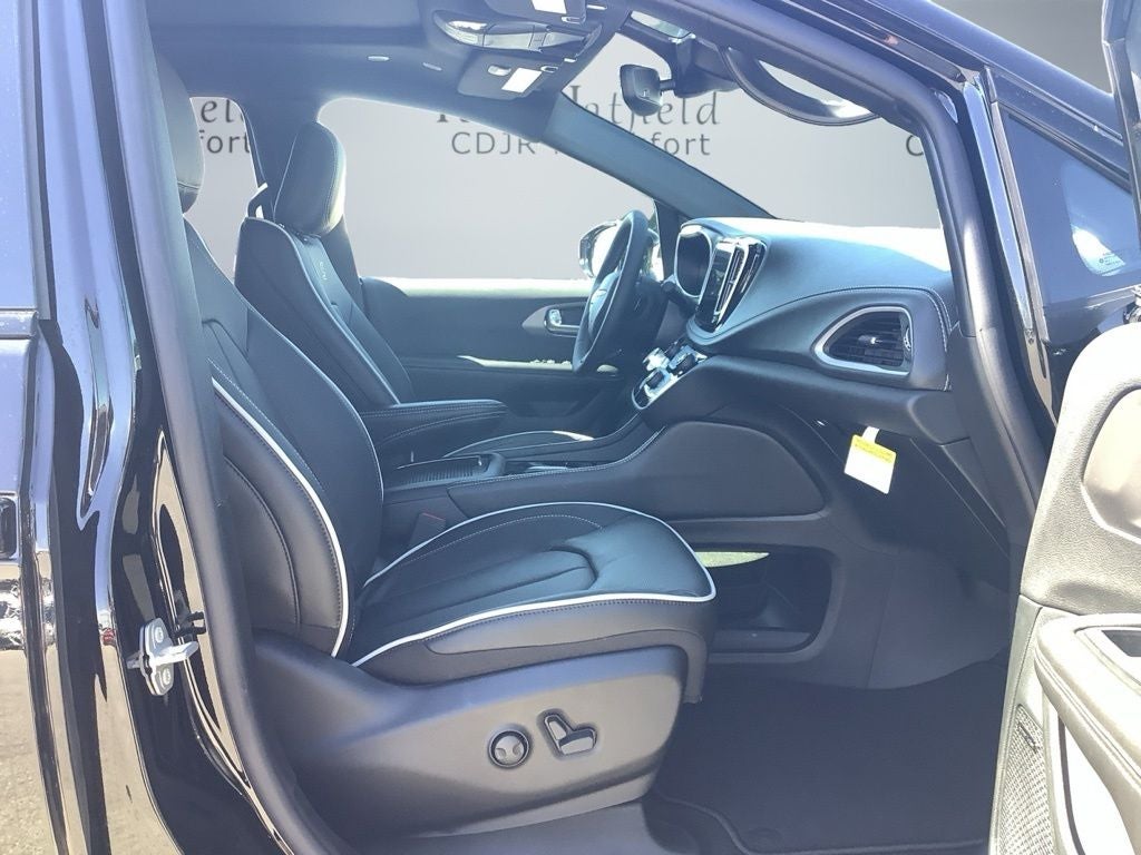 2027 Chrysler Pacifica PACIFICA LIMITED AWD