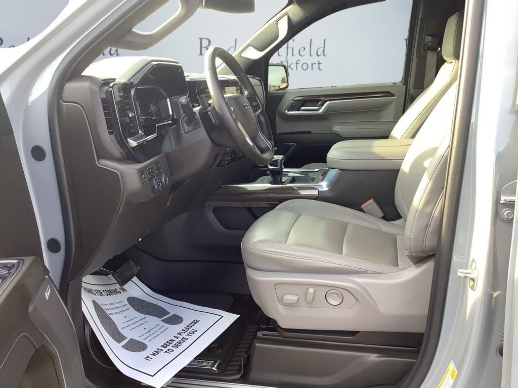 2024 Chevrolet Silverado 1500 4WD Crew Cab Short Bed RST