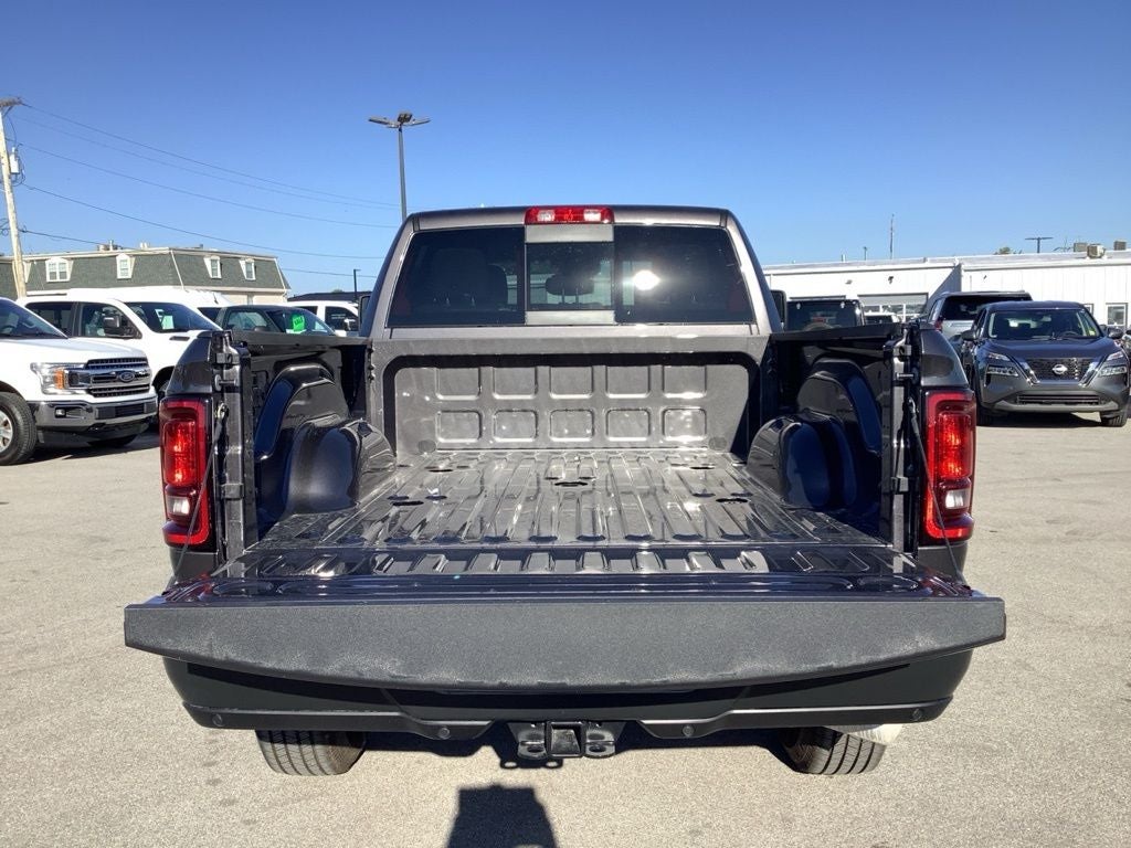 2026 RAM Ram 3500 RAM 3500 TRADESMAN CREW CAB 4X4 6'4' BOX
