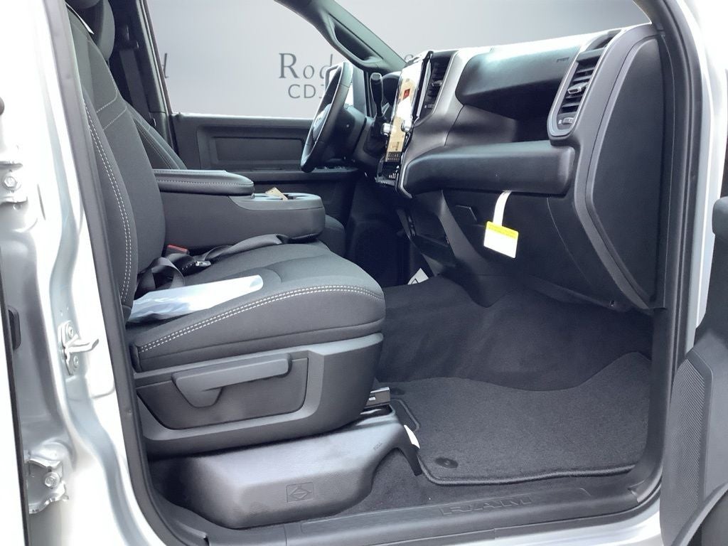 2026 RAM Ram 2500 RAM 2500 BLACK EXPRESS CREW CAB 4X4 6'4' BOX