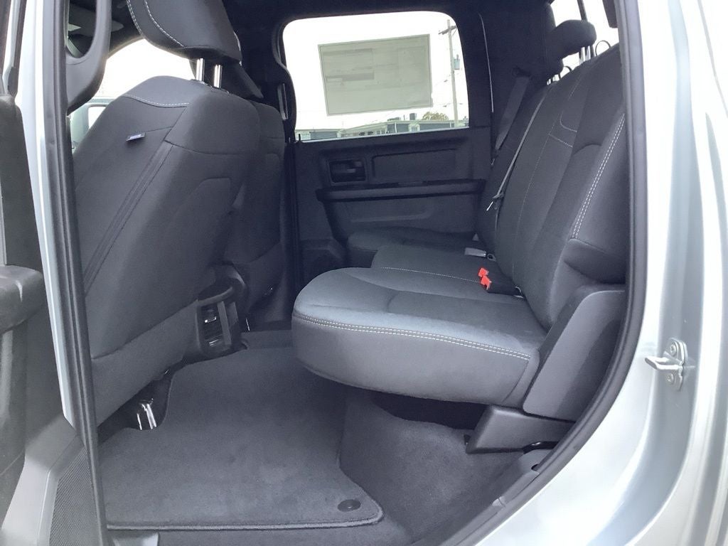 2026 RAM Ram 2500 RAM 2500 BLACK EXPRESS CREW CAB 4X4 6'4' BOX