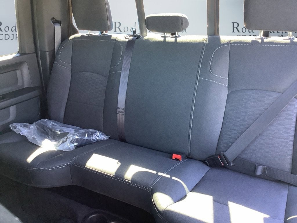 2027 RAM Ram 2500 RAM 2500 BLACK EXPRESS CREW CAB 4X4 6'4' BOX