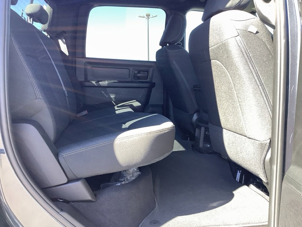 2027 RAM Ram 2500 RAM 2500 BLACK EXPRESS CREW CAB 4X4 6'4' BOX