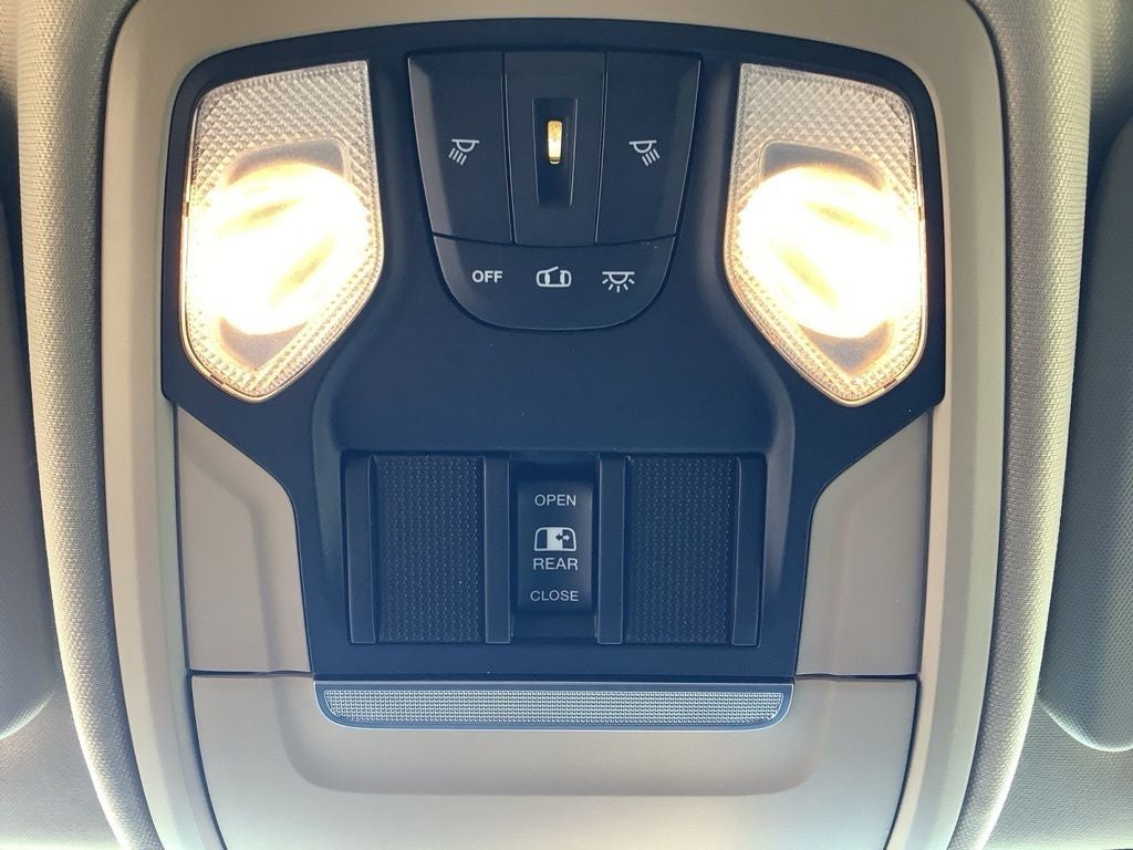 2019 RAM 2500 Tradesman Crew Cab 4x4 6'4' Box