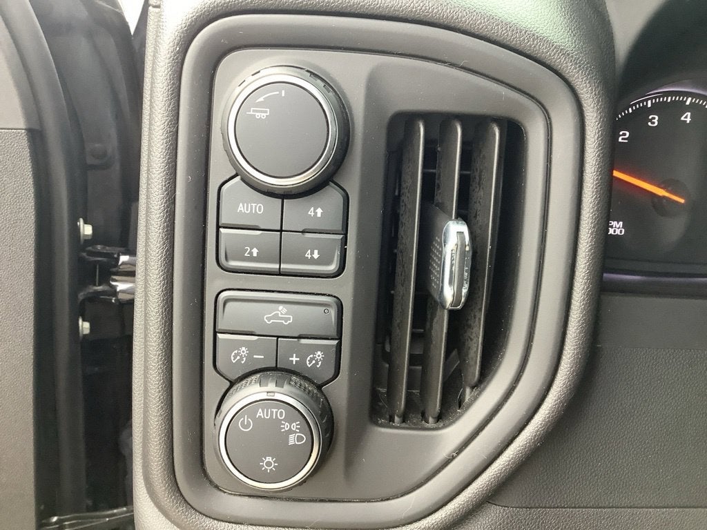 2024 Chevrolet Silverado 1500 4WD Crew Cab Short Bed Custom Trail Boss