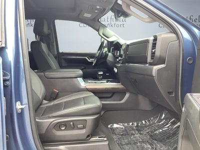 2024 GMC Sierra 1500 4WD Crew Cab Short Box SLT