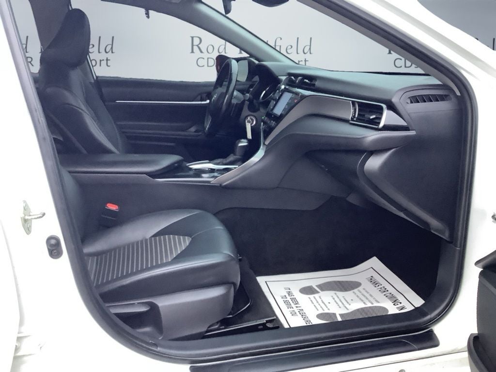 2020 Toyota Camry SE