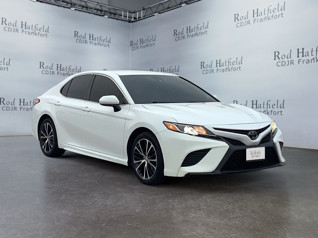2020 Toyota Camry SE
