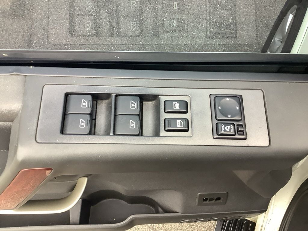 2006 INFINITI QX56 Base