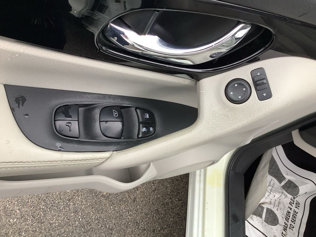 2022 Nissan Rogue Sport SL AWD Xtronic CVT