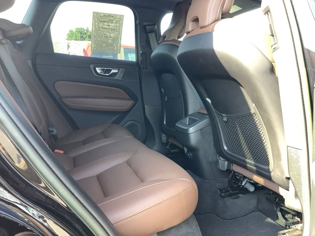 2023 Volvo XC60 B5 Plus Bright Theme